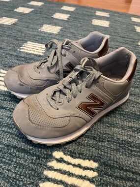 New Balance grey and rose gold tennis shoes 8.5